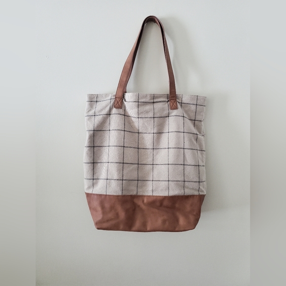 Merona Handbags - Merona* Tan Large Windowpane Tote Bag* Excellent condition